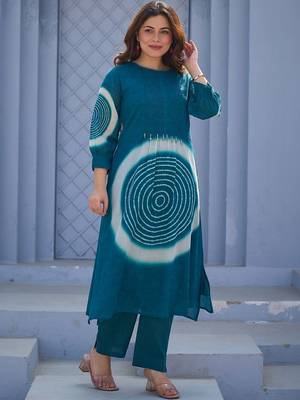 Women Printed Regular Thread Work Pure Cotton Kurta with Trousers 5