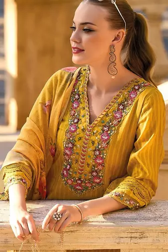 Floral Embroidered Regular Thread Work  Cotton Kurta with Trousers & Dupatta
