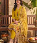 Women Ethnic Motifs Printed Regular Kurta with Trousers & With Dupatta