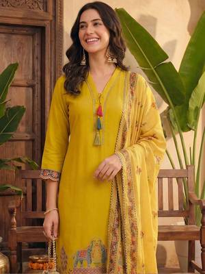 Women Ethnic Motifs Printed Regular Kurta with Trousers & With Dupatta 2