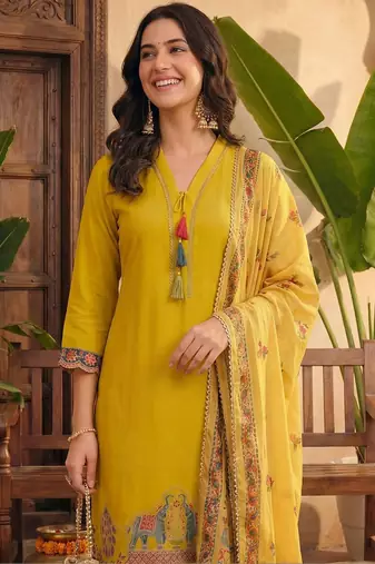 Women Ethnic Motifs Printed Regular Kurta with Trousers & With Dupatta