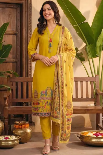 Women Ethnic Motifs Printed Regular Kurta with Trousers & With Dupatta