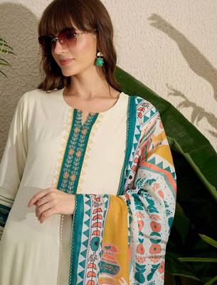 Ethnic Motifs Embroidered Thread Work Kurta with Trousers & With Dupatta 1
