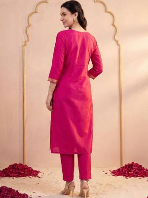 Women Ethnic Motifs Regular Kurta with Trousers & With Dupatta 4