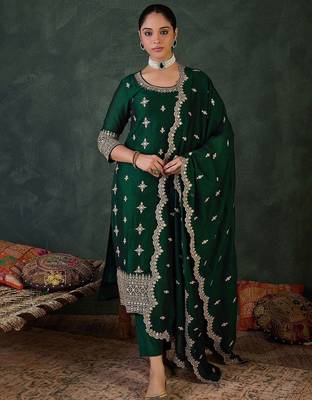 Ethnic Motifs Embroidered Round Neck Kurta With Trousers & Dupatta 2
