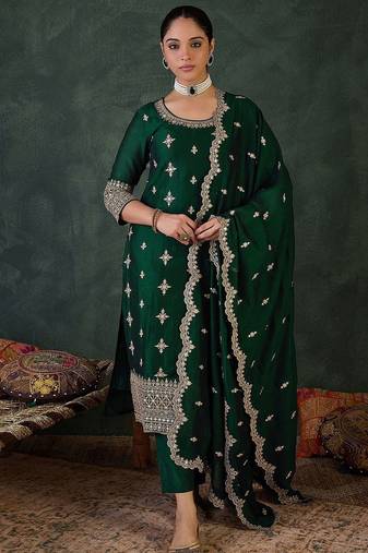 Ethnic Motifs Embroidered Round Neck Kurta With Trousers & Dupatta