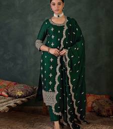 Ethnic Motifs Embroidered Round Neck Kurta With Trousers & Dupatta