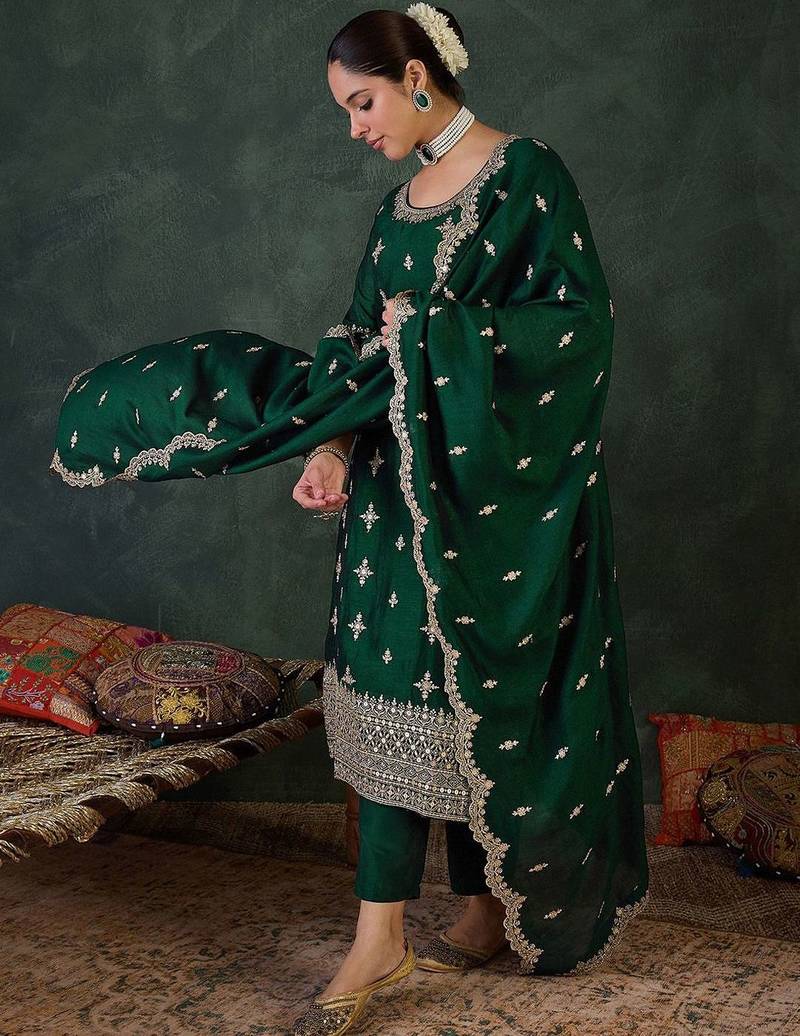 Ethnic Motifs Embroidered Round Neck Kurta With Trousers & Dupatta