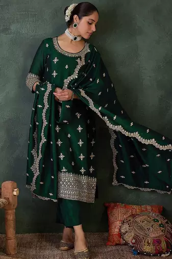 Ethnic Motifs Embroidered Round Neck Kurta With Trousers & Dupatta