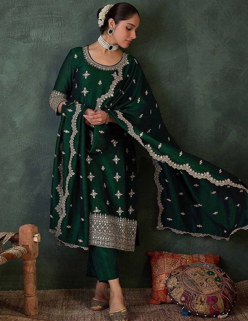Ethnic Motifs Embroidered Round Neck Kurta With Trousers & Dupatta