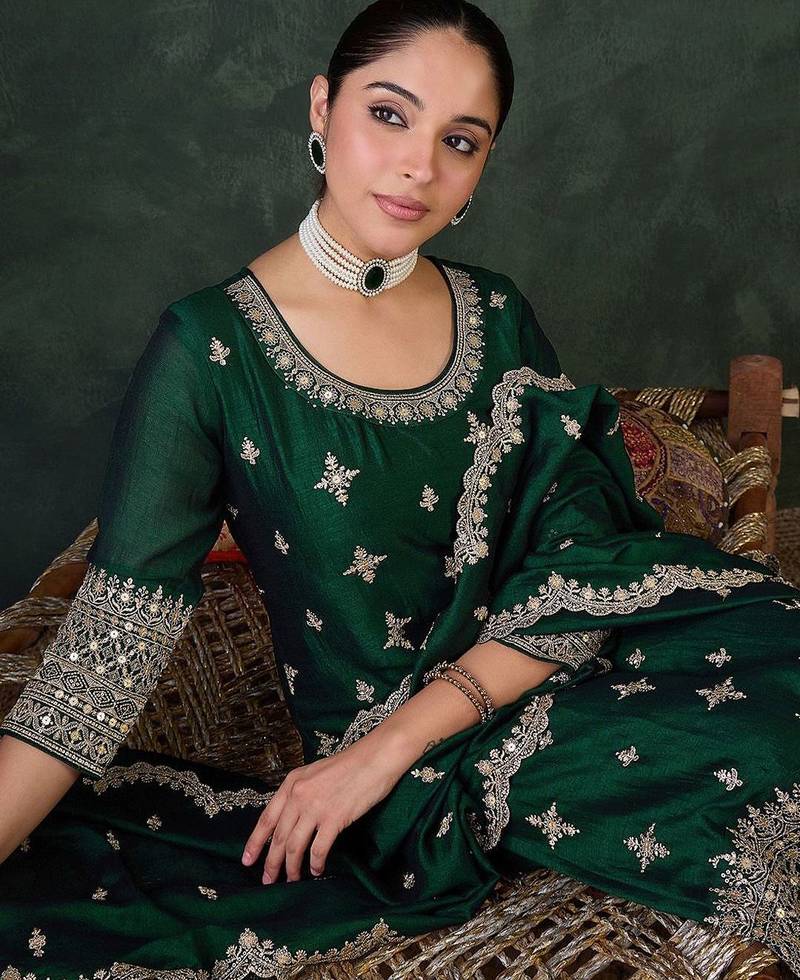 Ethnic Motifs Embroidered Round Neck Kurta With Trousers & Dupatta