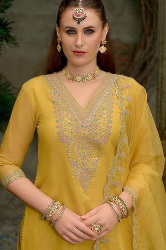 Ethnic Motifs Embroidered Kurta with Trousers & Dupatta