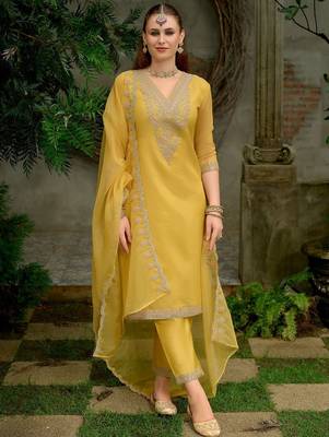 Ethnic Motifs Embroidered Kurta with Trousers & Dupatta 2