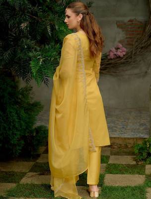Ethnic Motifs Embroidered Kurta with Trousers & Dupatta 3