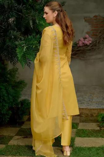 Ethnic Motifs Embroidered Kurta with Trousers & Dupatta