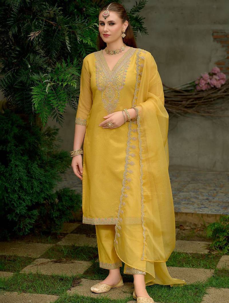 Ethnic Motifs Embroidered Kurta with Trousers & Dupatta