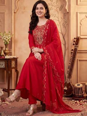 Women Ethnic Motifs Embroidered Empire Thread Work Kurta with Trousers & With Dupatta 1