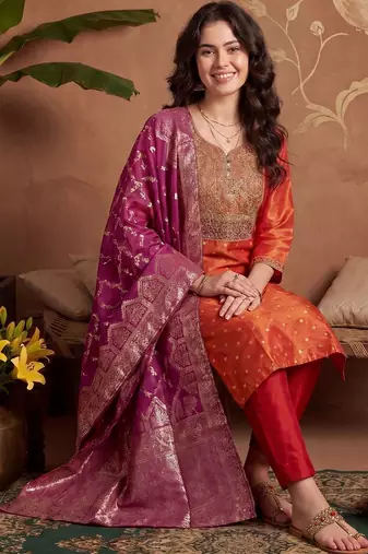 Women Ethnic Motifs Printed Regular Kurta with Trousers & With Dupatta