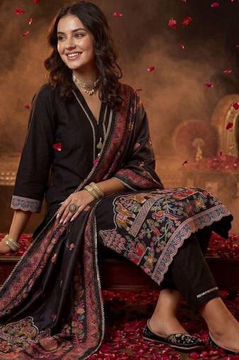 Women Ethnic Motifs Embroidered Thread Work Kurta with Trousers & With Dupatta