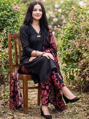 Women Ethnic Motifs Regular Thread Work  Cotton Kurta with Trousers & With Dupatta 1