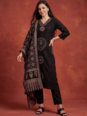 Women Ethnic Motifs Printed Regular Thread Work  Cotton Kurta with Trousers & With Dupatta 1