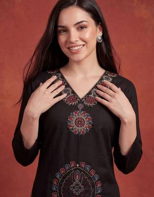 Women Ethnic Motifs Printed Regular Thread Work  Cotton Kurta with Trousers & With Dupatta 2