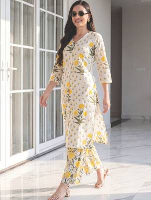 Women Floral Printed Regular  Cotton A-Line Kurta with Palazzos 1