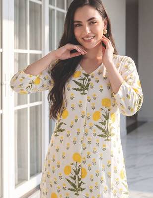 Women Floral Printed Regular  Cotton A-Line Kurta with Palazzos 2