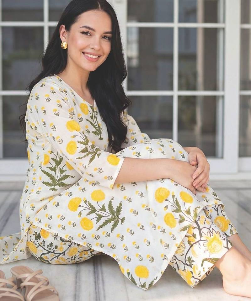 Women Floral Printed Regular  Cotton A-Line Kurta with Palazzos