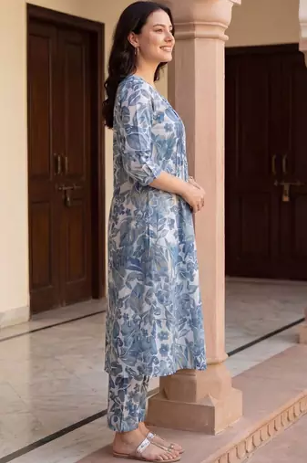 Women Floral Printed Pleated Pure Cotton Kurta with Trousers