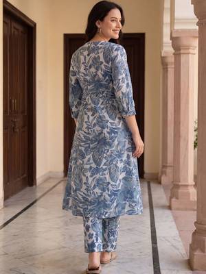 Women Floral Printed Pleated  Cotton Kurta with Trousers 4