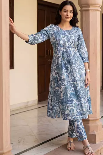 Women Floral Printed Pleated Pure Cotton Kurta with Trousers