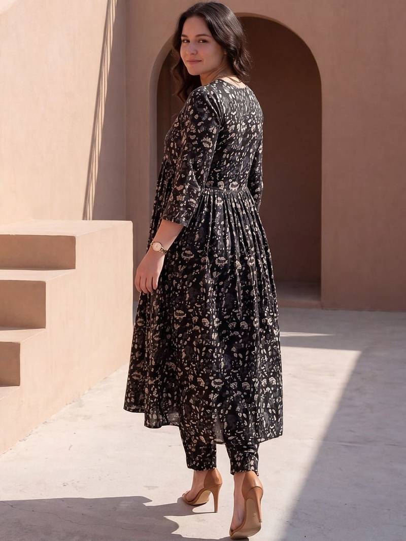 Women Ethnic Motifs Printed Empire  Cotton Kurta with Trousers