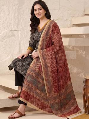 Women Printed Regular  Cotton Kurta with Trousers & With Dupatta 1