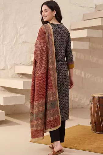 Women Printed Regular  Cotton Kurta with Trousers & With Dupatta