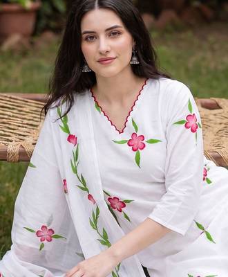 Women Floral Printed Regular  Cotton Kurta with Trousers & With Dupatta 2