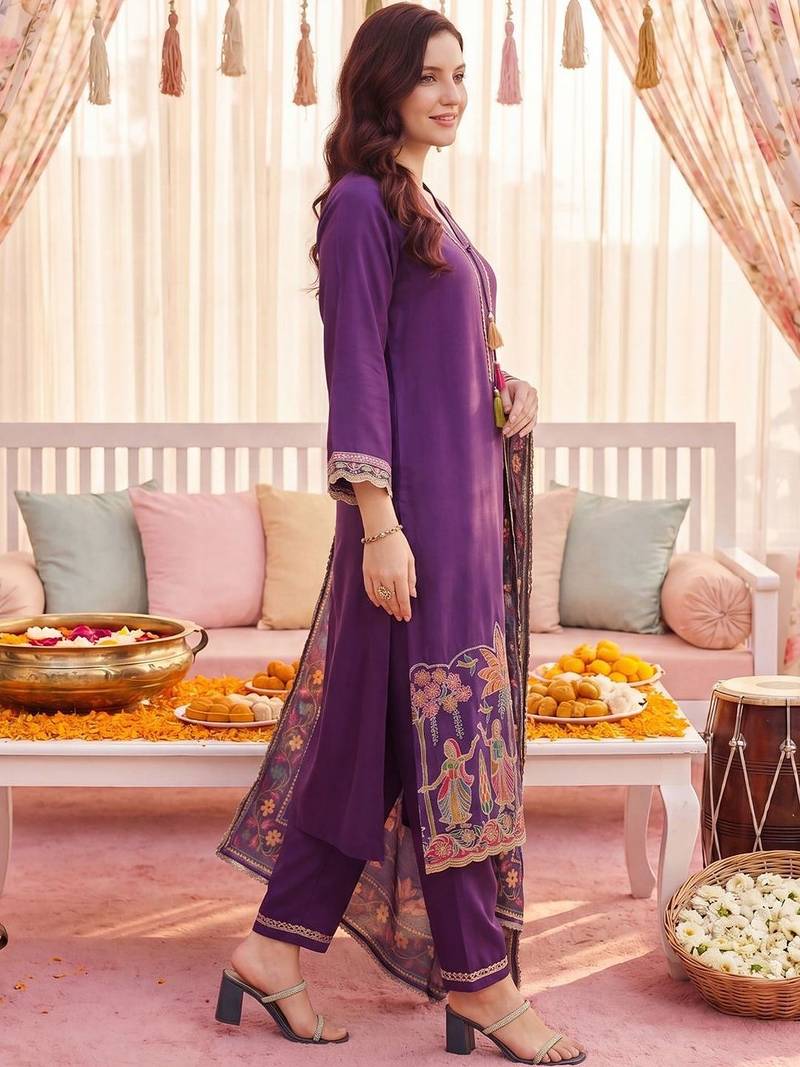 Women Ethnic Motifs Regular Thread Work Kurta with Trousers & With Dupatta