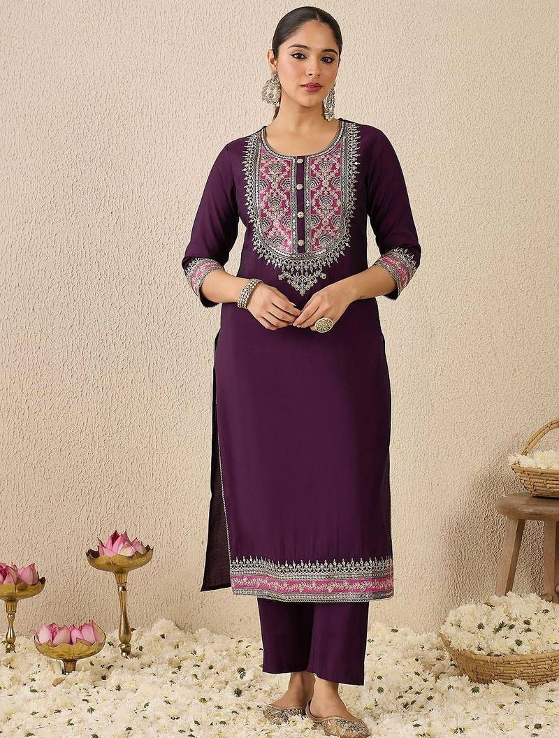 Ethnic Motifs Embroidered Thread Work Straight Kurta With Trousers & Dupatta