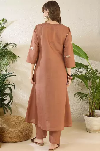 Women Ethnic Motifs Embroidered Regular Thread Work Kurta with Trousers