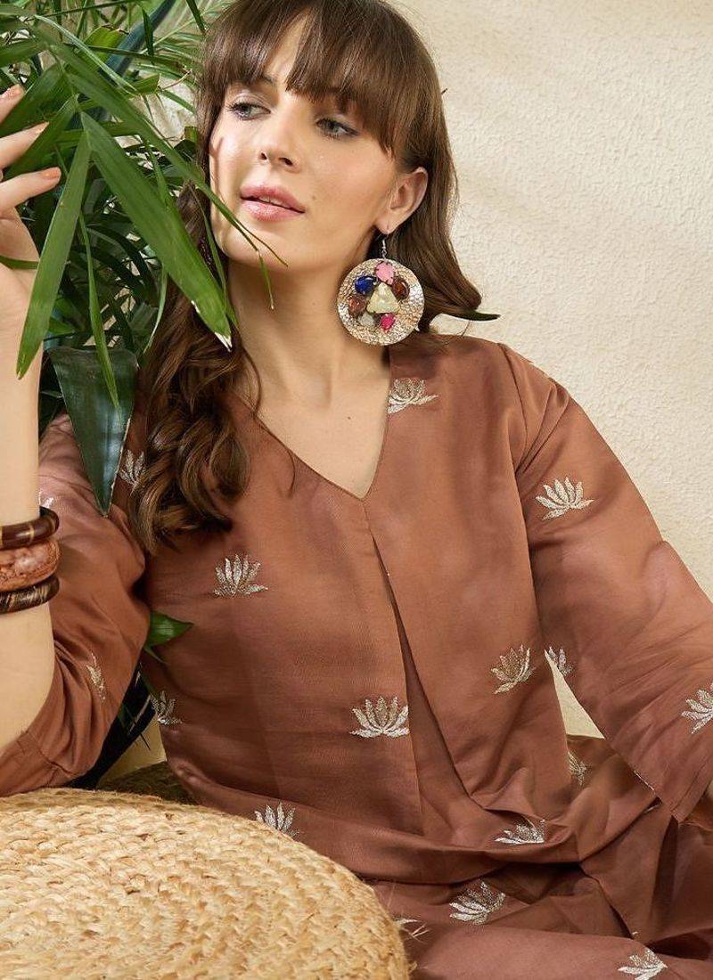 Women Ethnic Motifs Embroidered Regular Thread Work Kurta with Trousers