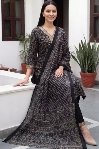 Women Ethnic Motifs Printed Regular  Cotton Kurta with Trousers & With Dupatta
