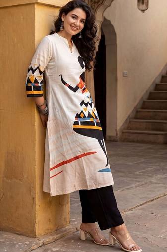 Women Printed Kurta with Trousers