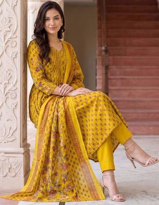 Women Floral Printed Empire  Cotton Kurta with Trousers & With Dupatta 1