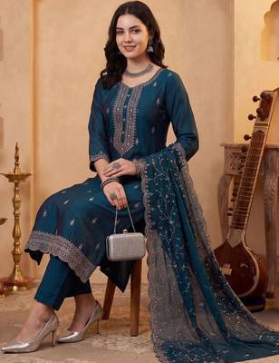 Women Ethnic Motifs Embroidered Regular Thread Work Kurta With Trousers & Dupatta 5
