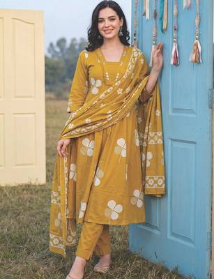 Women Floral Printed Mirror Work  Cotton Kurta with Trousers & Dupatta 1