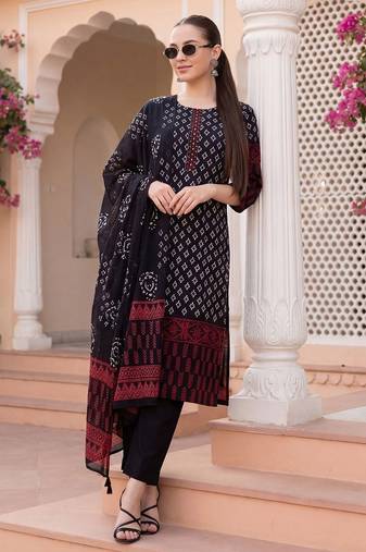 Women Ethnic Motifs Printed Cotton Kurta with Trousers & With Dupatta