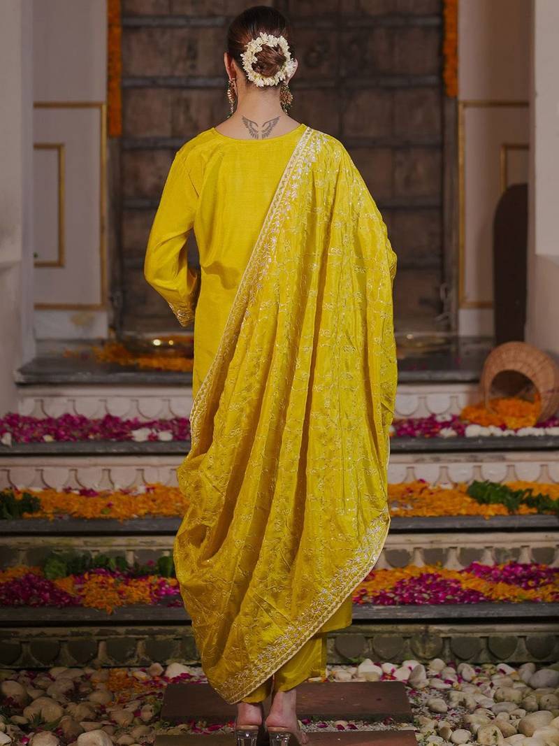 Women Ethnic Motifs Embroidered Regular Kurta with Trousers & With Dupatta
