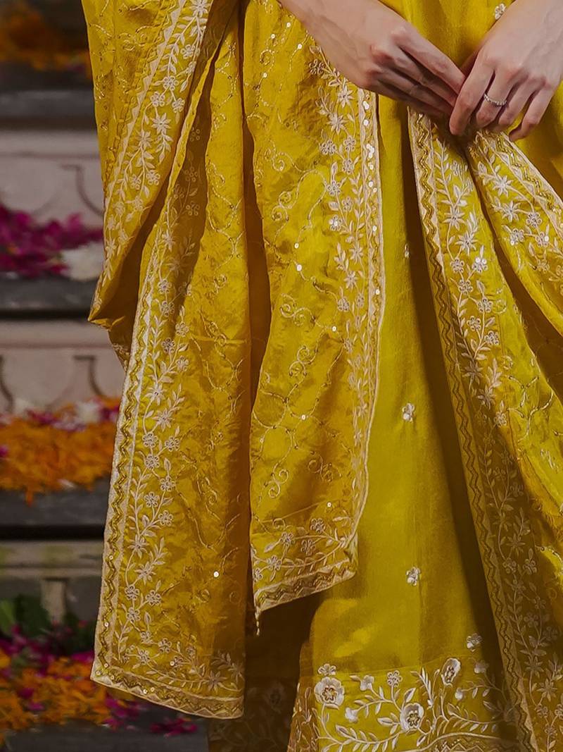 Women Ethnic Motifs Embroidered Regular Kurta with Trousers & With Dupatta
