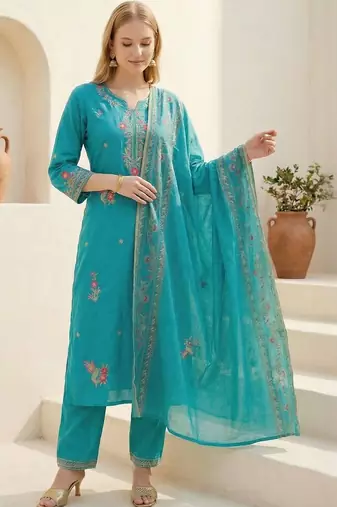 Women Floral Embroidered Regular Thread Work Kurta with Trousers & With Dupatta
