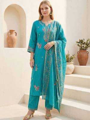 Women Floral Embroidered Regular Thread Work Kurta with Trousers & With Dupatta 5